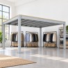 Mezzanine acier, plateforme seule, dans une réserve de magasin lumineuse