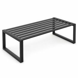 Mesa de centro de jardín de acero, vista de estudio