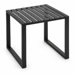 Table d'appoint de jardin en acier, vue en studio
