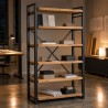 Étagère Industrielle en Acier, dans un atelier d'architecte le soir