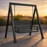 Columpio de Jardín Geométrico en A, en una terraza al atardecer
