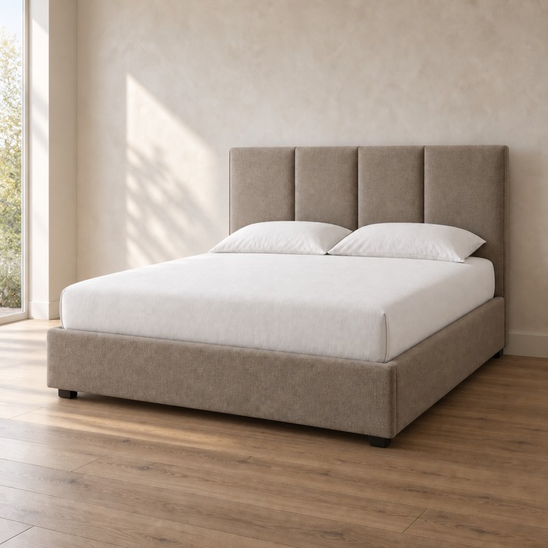 Lit tapissé pour matelas 160 x 200 cm, dans une chambre lumineuse avec oreillers